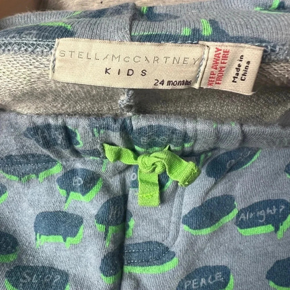 Stella McCartney Kids Comic Book Themed Sweat Shorts - 24 Months - Picture 2 of 4